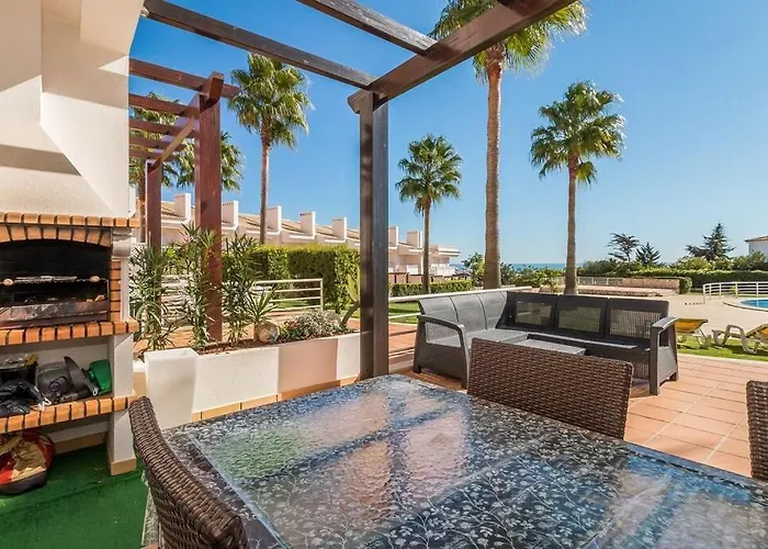 Fantastic Townhouse With Pool And Sea Views * Albufeira