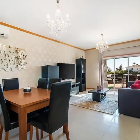 Fantastic Townhouse With Pool And Sea Views Feriehus