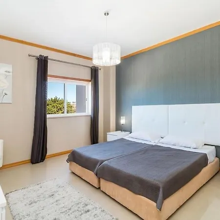 Fantastic Townhouse With Pool And Sea Views Feriehus Albufeira